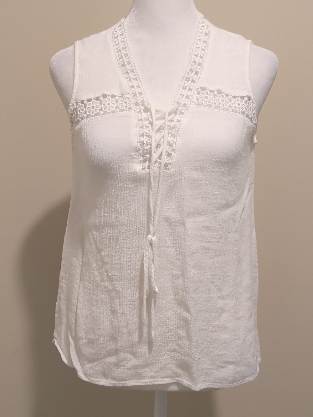 24Seven ToDaisy Lace-Trim White Boho V-Neck Tank with Lace Up Front
